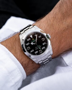 ساعة رولكس إير كينغ - تتميز ستيل متين الهيكل و السوار