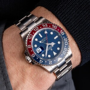 ساعة رولكس موديل GMT بيبسي اويستر كحلي بطارية