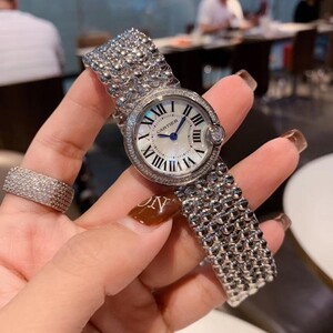 ساعة كارتييه بالون بلانس - ميناء أنيق وسوار متين