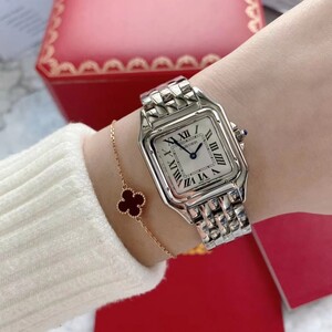 ساعة پانتير دو كارتييه - وسط فضي بالكامل