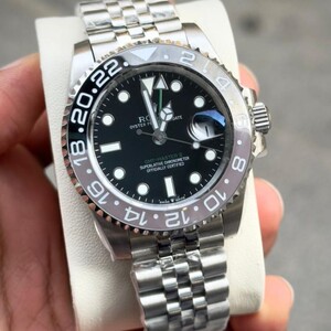 ساعة رولكس جي إم تي ماستر II
