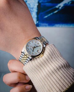 ساعة رولكس دايت جست - أبيض اطار محزز