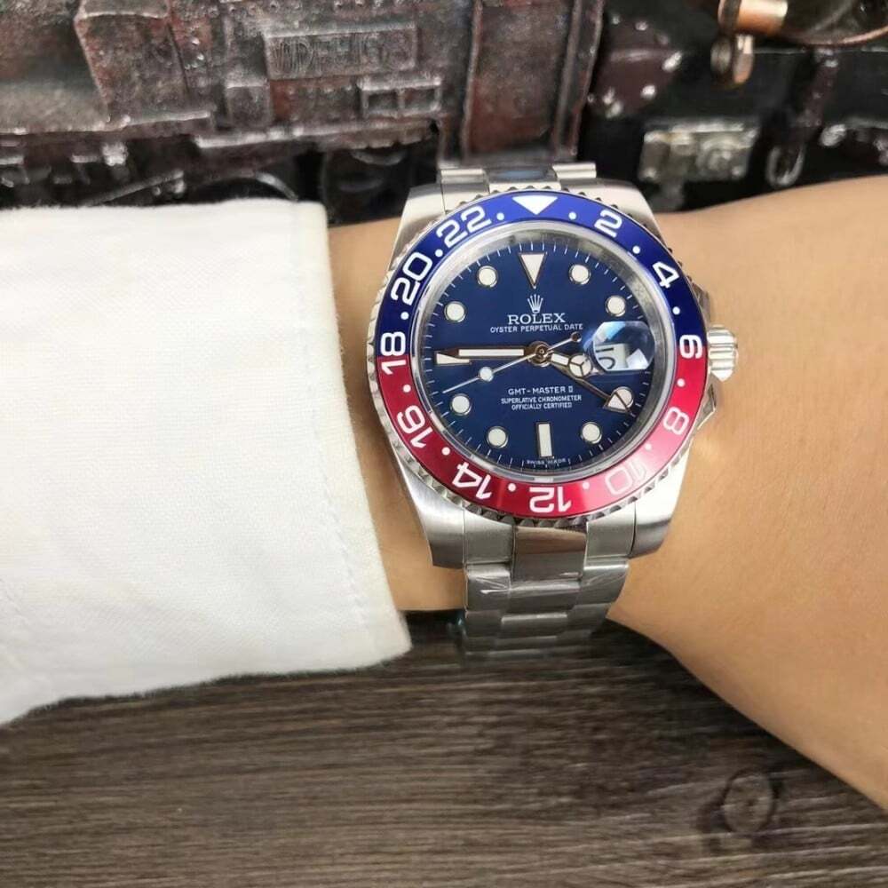 ساعة رولكس جي إم تي ماستر II (بيبسي) بميناء كحلي أوتوماتيك