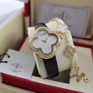 ساعة واسوارة فان كليف آند آربلز