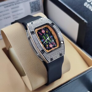 ساعة ريتشارد ميل  - ميناء اللوان