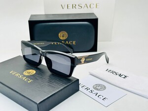 نظارة فيرساتشي كلاسيك بلاك