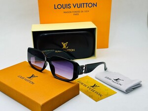 نظارة ديور أرجوانية بزخرفة ذهبية