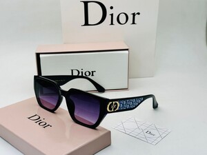 نظارة ديور مونوجرام جولد