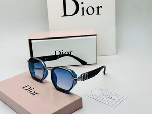 نظارة ديور ميتاليك بلو