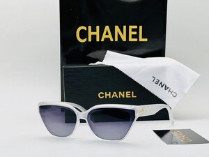 نظارة شانيل وايت كلاسيك