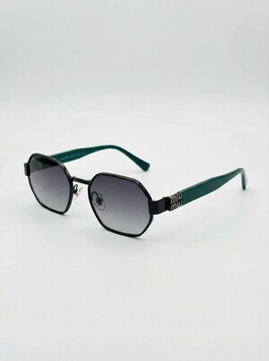 نظارة Miu Miu: أناقة ثمانية داكنة بأذرع خضراء