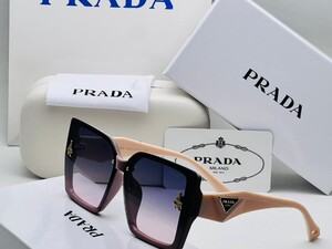 نظارة برادا: أناقة لا تضاهى