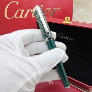 Cartier Santos Dumont Pen - Cap Design