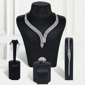 طقم زركون للمناسبات لا يسبب الحساسيه