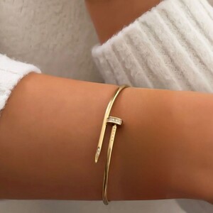 اسوار مطلي ذهب قياس 17 | Bracelet - Gold | المقاسات: 15-23 سم