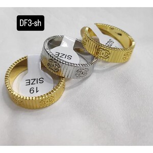 خاتم شانيل مطلي بالذهب بتصميم أنيق | Ring - للجنسين | المقاسات: 5-10