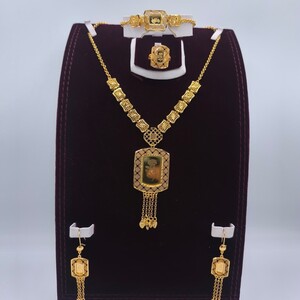 طقم عرائس كلاسيكي - بديل الذهب لا يسبب الحساسية لا يتغير لونه | Multicolor Jewelry Set