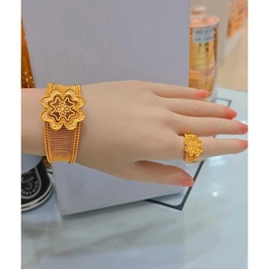 إسوارة ملكية زخرفية - بديل الذهب لا يسبب الحساسية لا يتغير لونه | Bracelet - Silver | المقاسات: 15-23 سم