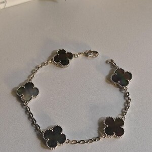 اسواره مع ملحقاته | Bracelet - Multicolor | المقاسات: 15-23 سم