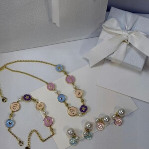 سلسال و اسوارة وحلق مع ملحقاته | Bracelet - Multicolor | المقاسات: 15-23 سم