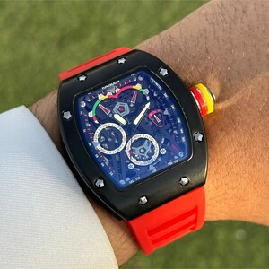 ساعة فاخرة بتصميم ريتشارد ميل | Black Watch