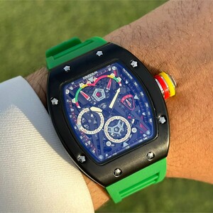 ساعة فاخرة بإطار مخدد ذهبي وميناء فضي | Silver Watch